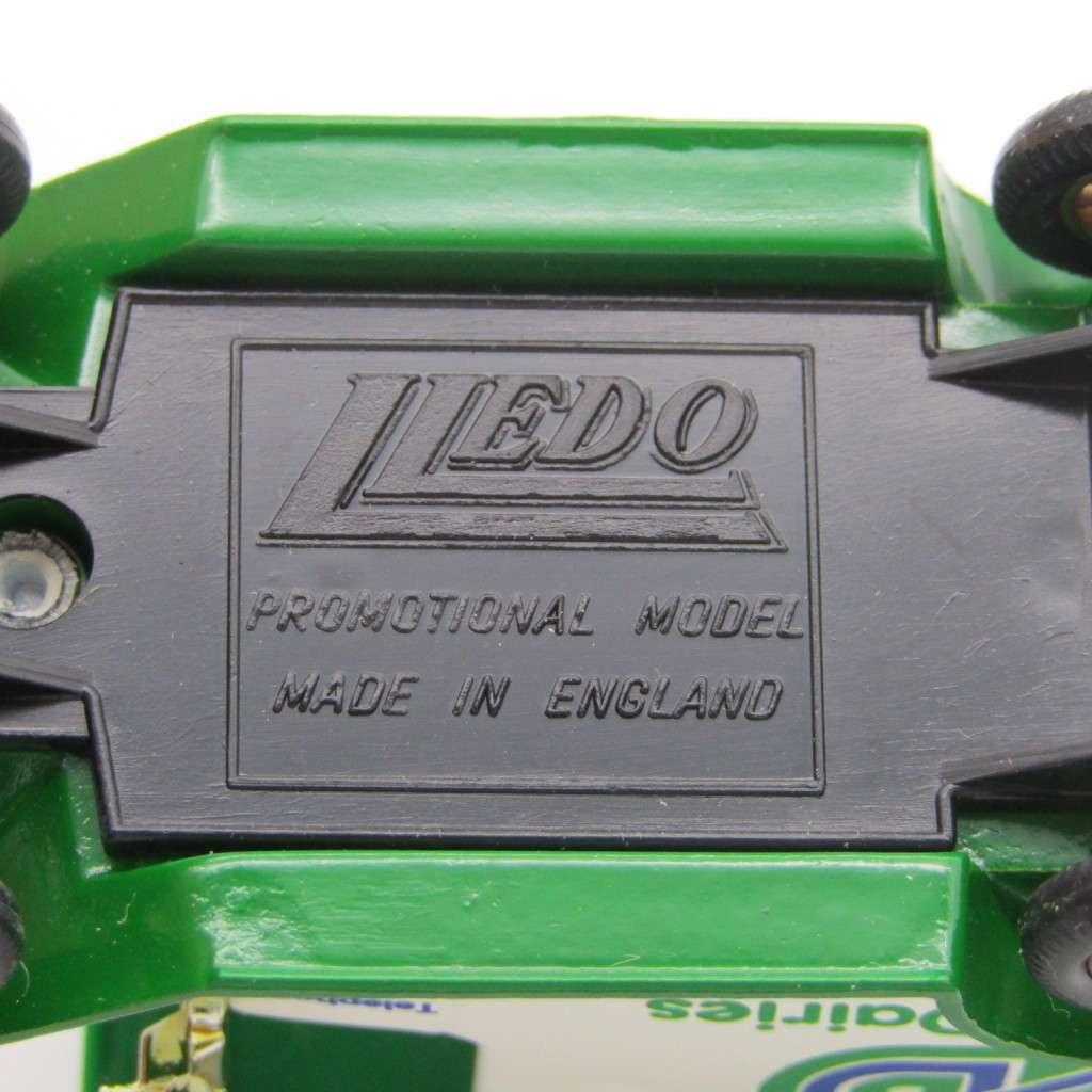 Lledo Ford Model T Country Dairies delivery van in box