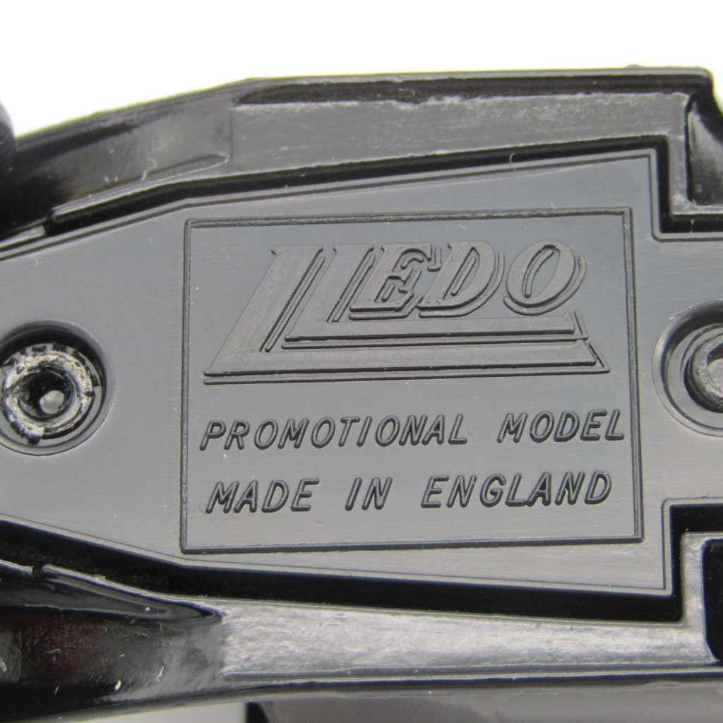 Lledo Ford Model A Daily Express delivery van model car in box