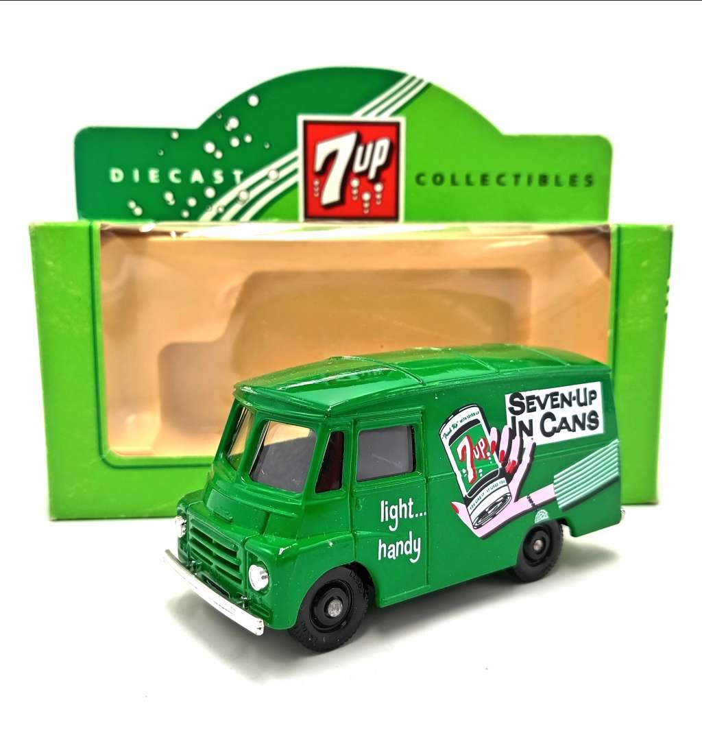 Lledo 1959 Morris LD-150 7-up delivery van model car in box