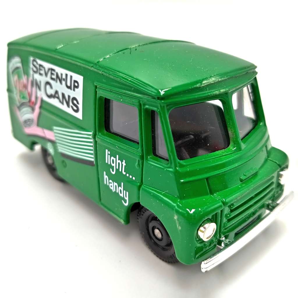 Lledo 1959 Morris LD-150 7-up delivery van model car in box