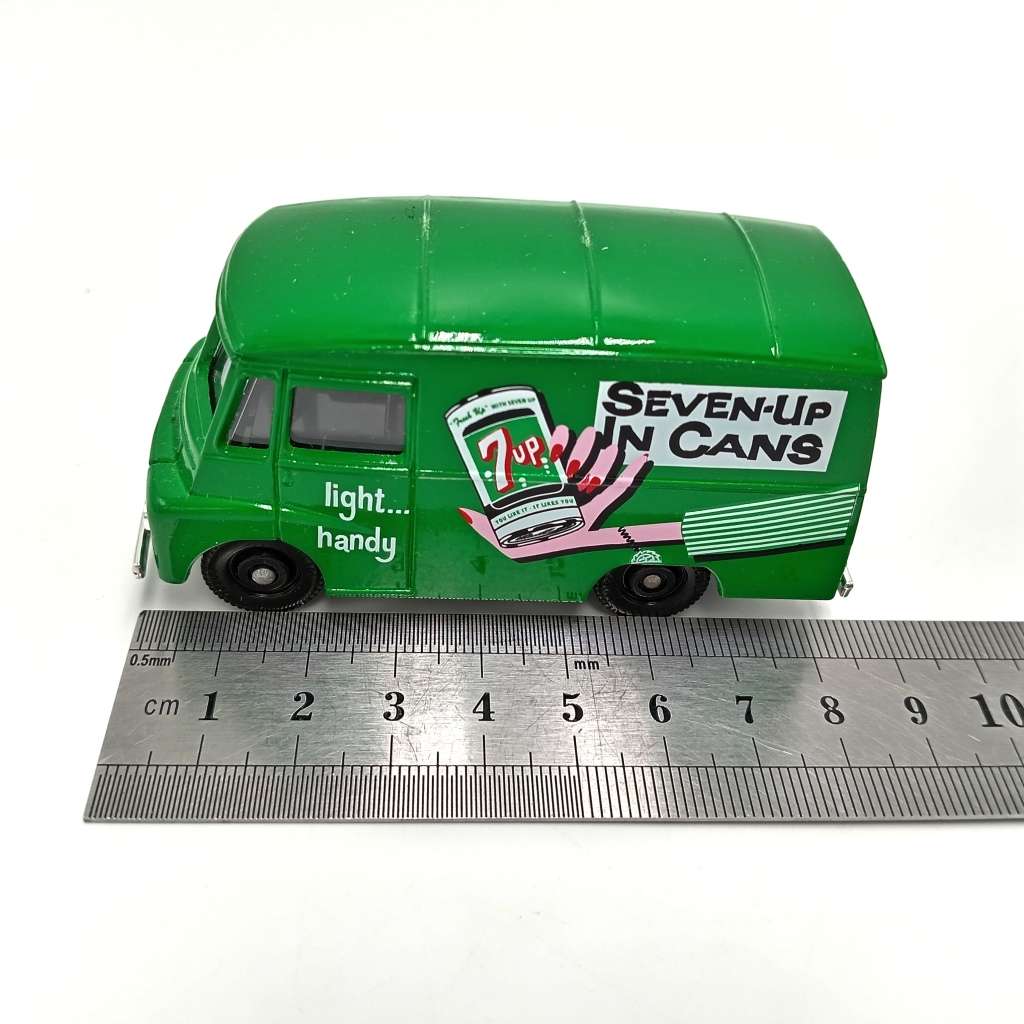 Lledo 1959 Morris LD-150 7-up delivery van model car in box