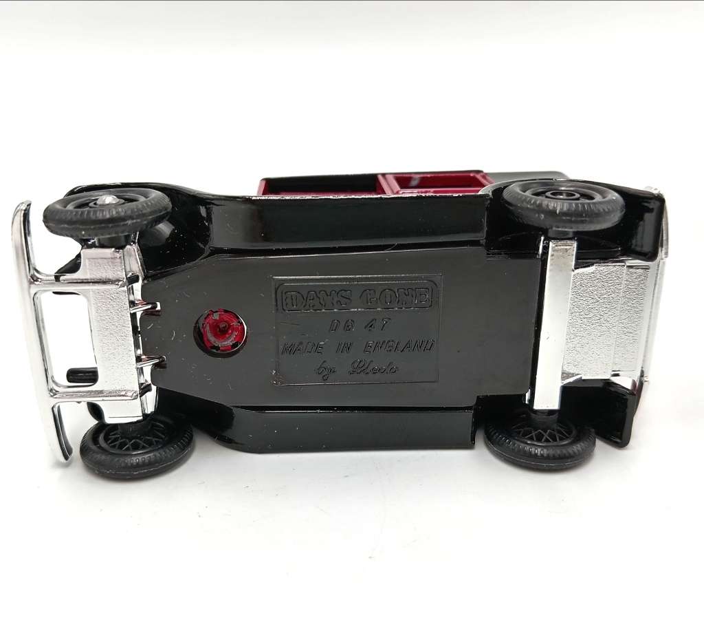 Lledo 1933 Austin taxi Model car in box