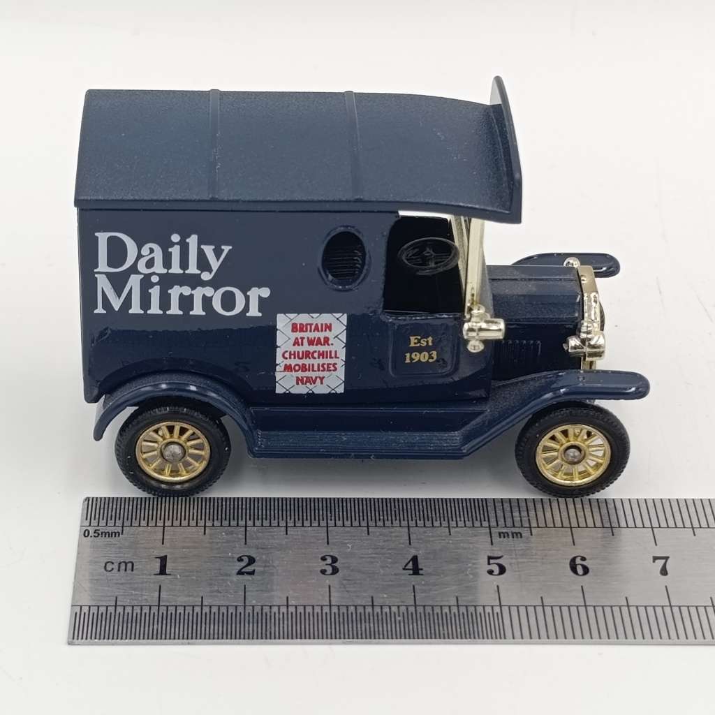 Lledo Ford Model T Daily Mirror delivery van in box