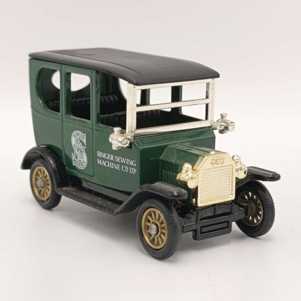Lledo Ford Model T Singer sewing machine model car in box