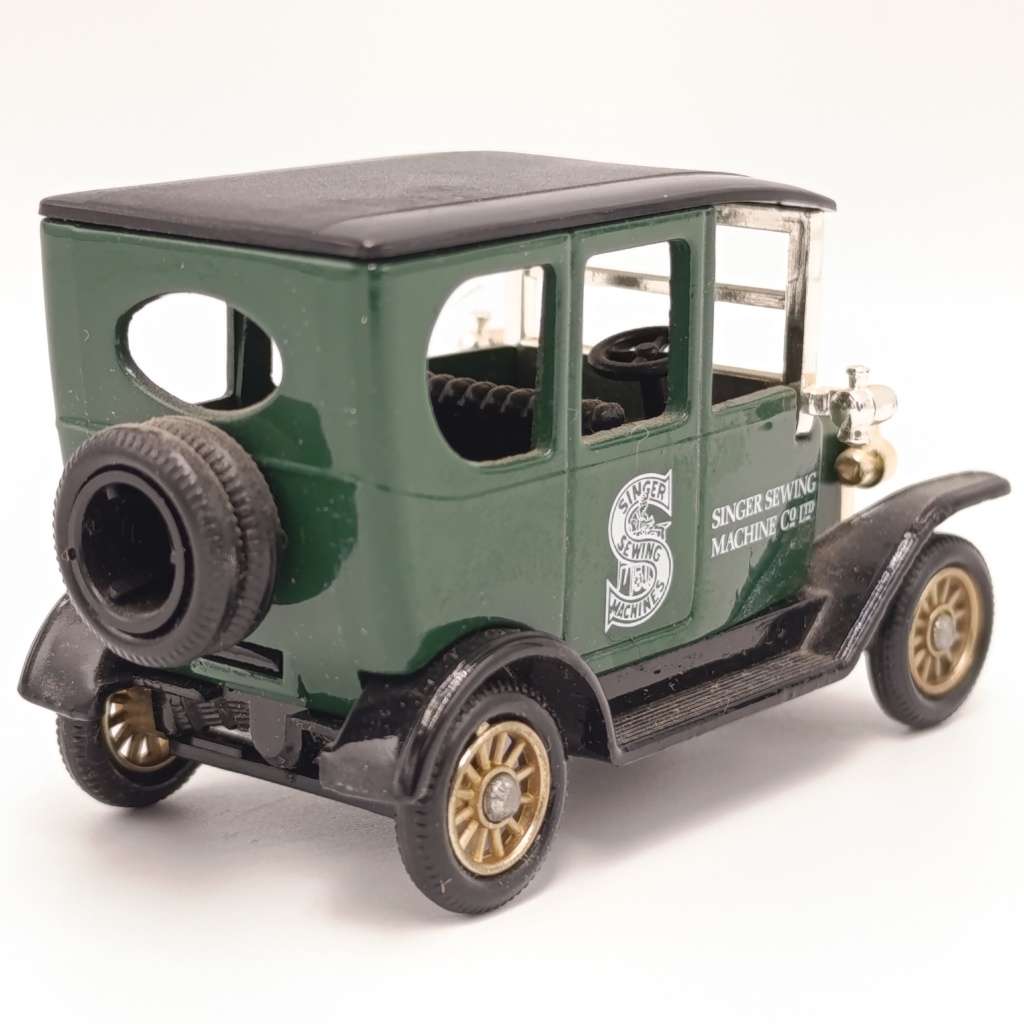 Lledo Ford Model T Singer sewing machine model car in box