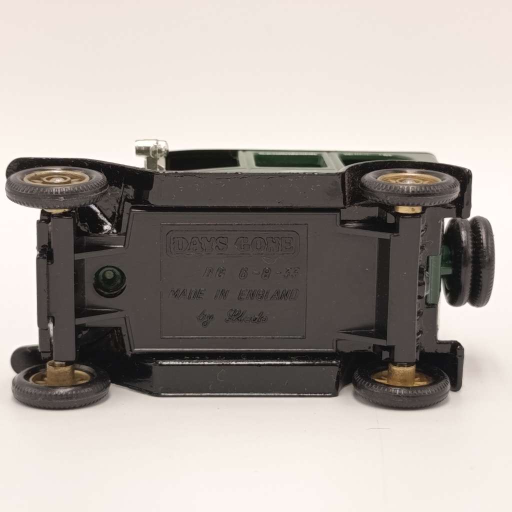 Lledo Ford Model T Singer sewing machine model car in box