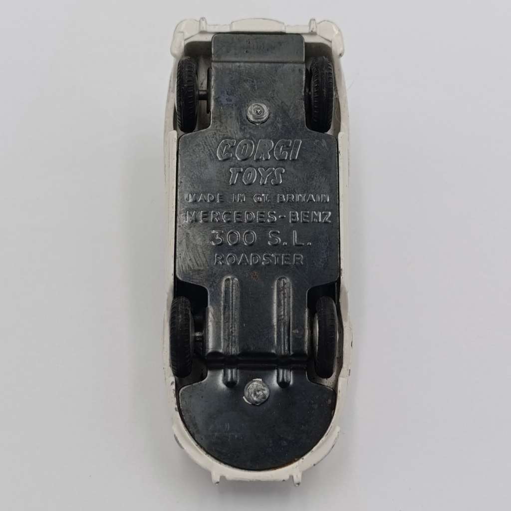 Corgi Toys Mercedes-Benz 300 SL Roadster die-cast model car - windscreen cracked