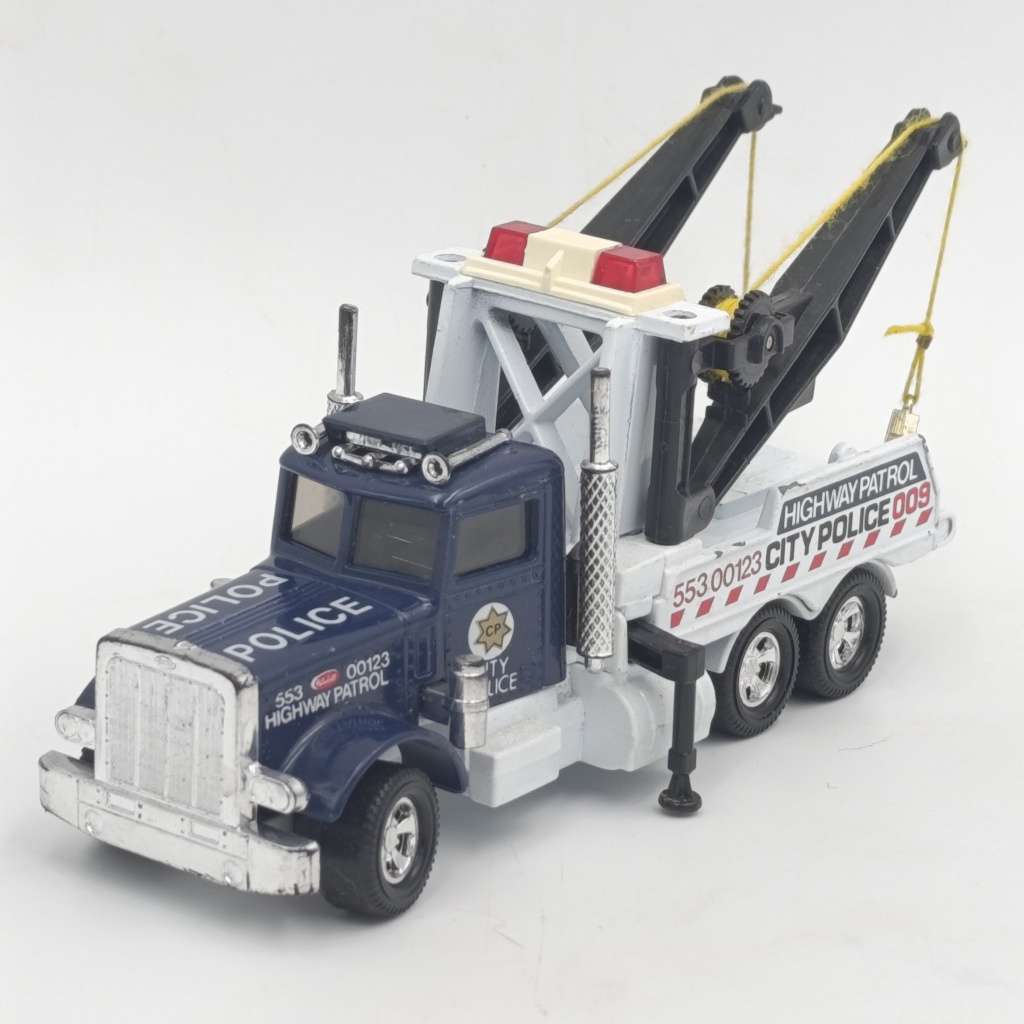 Matchbox Superkings K121 City Police Peterbilt 359 wreck truck in box
