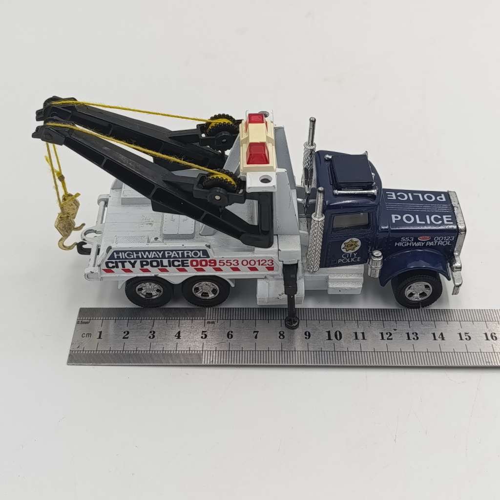 Matchbox Superkings K121 City Police Peterbilt 359 wreck truck in box