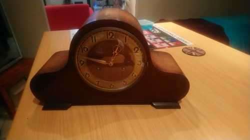 Mantel clock