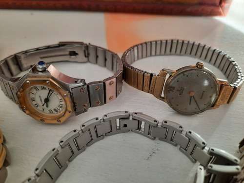 Lots of old vintage watches
