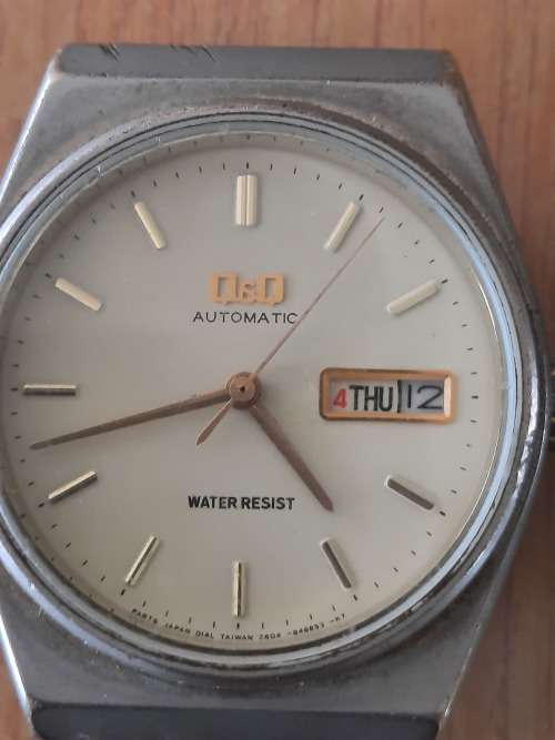 Vintage Q&Q men's automatic watch