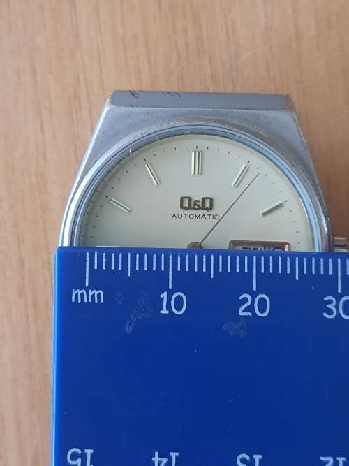 Vintage Q&Q men's automatic watch