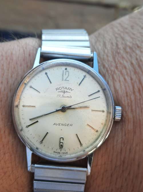 vintage men's rotary avenger watch