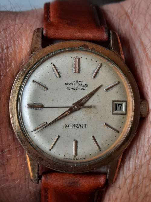 vintage men's Bentley deluxe kalendomal automatic