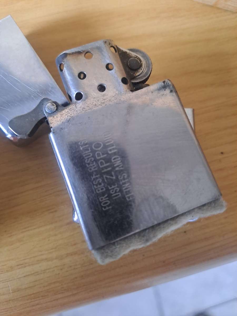 2x vintage Zippo lighter one bid takes all