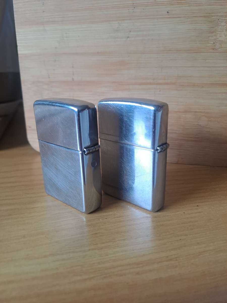 2x vintage Zippo lighter one bid takes all