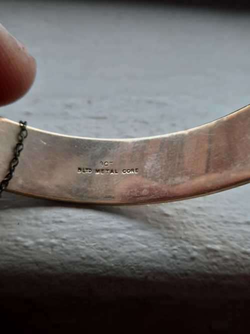 Solid Vintage 9ct  metal core bangle