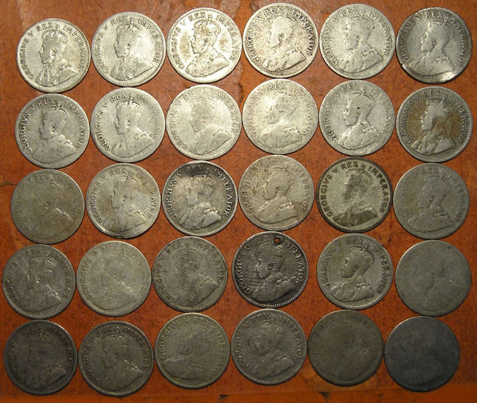 A Collection of King George V Silver Threepences Tickies - 30 Coins