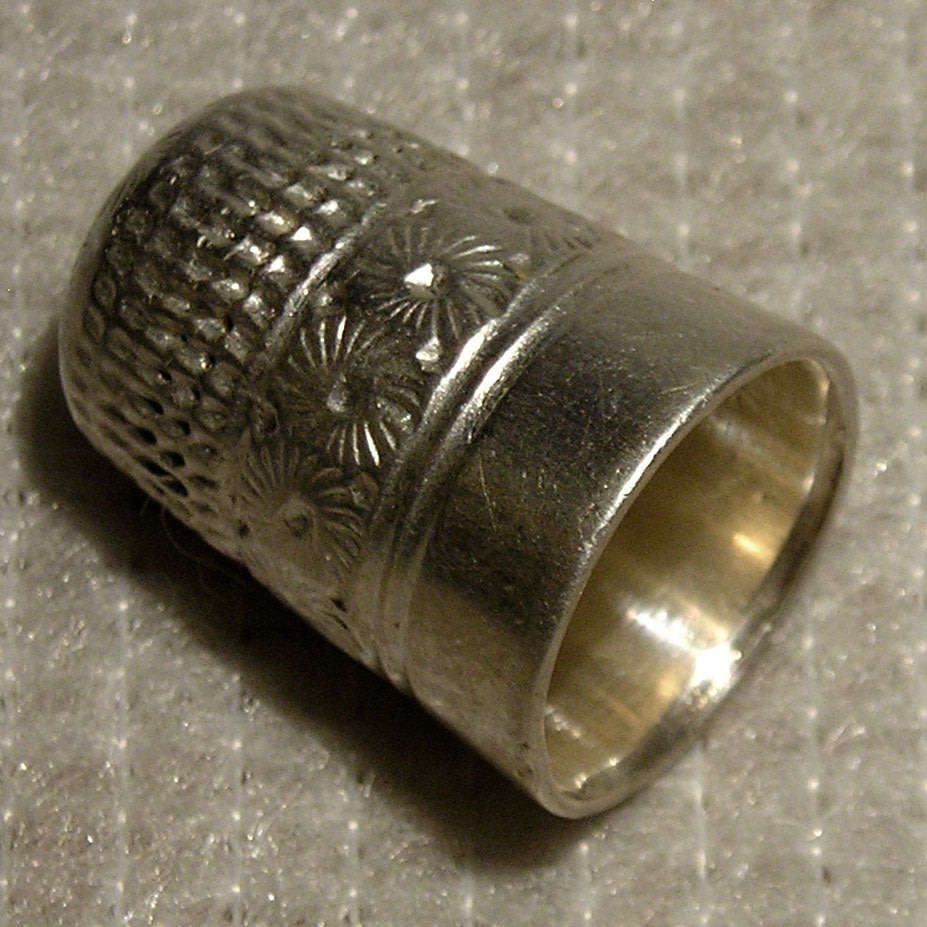Crica 1900 DREEMA Thimble - Silver with Steel Core.