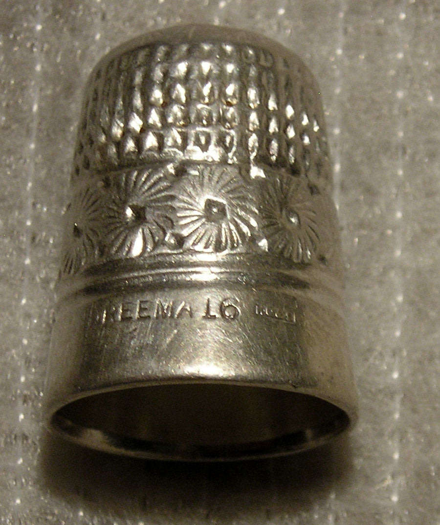 Crica 1900 DREEMA Thimble - Silver with Steel Core.
