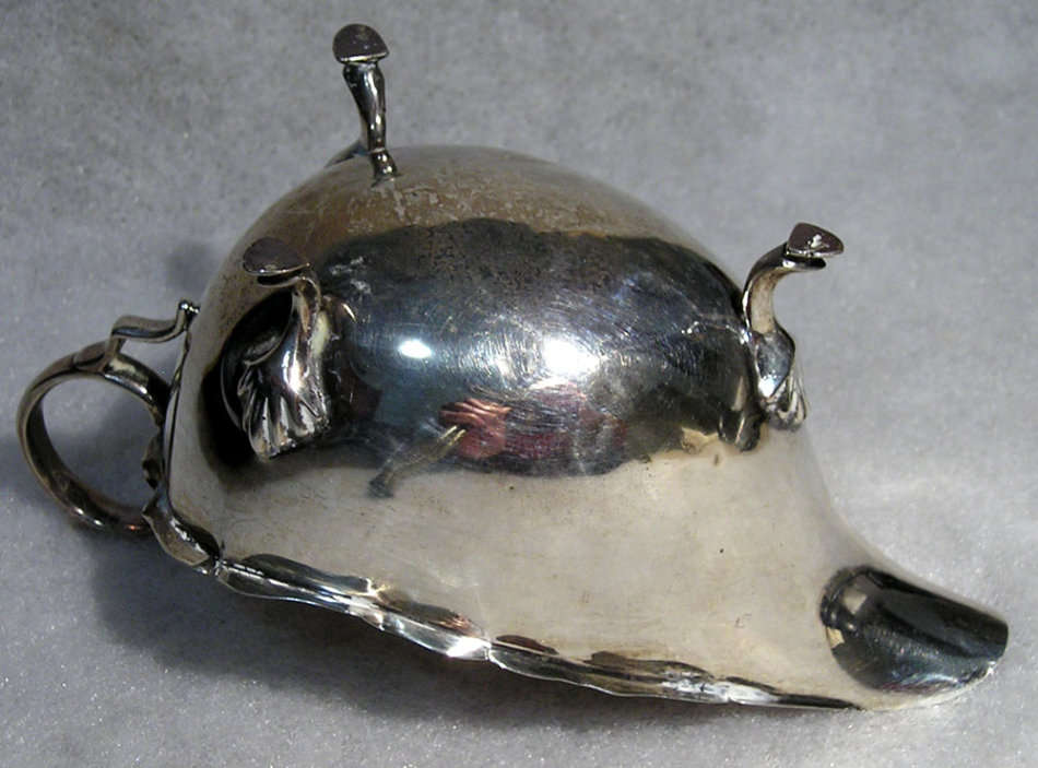 Sterling Silver Sauce Boat: Birmingham Hallmarks for 1947-48: 67 gm