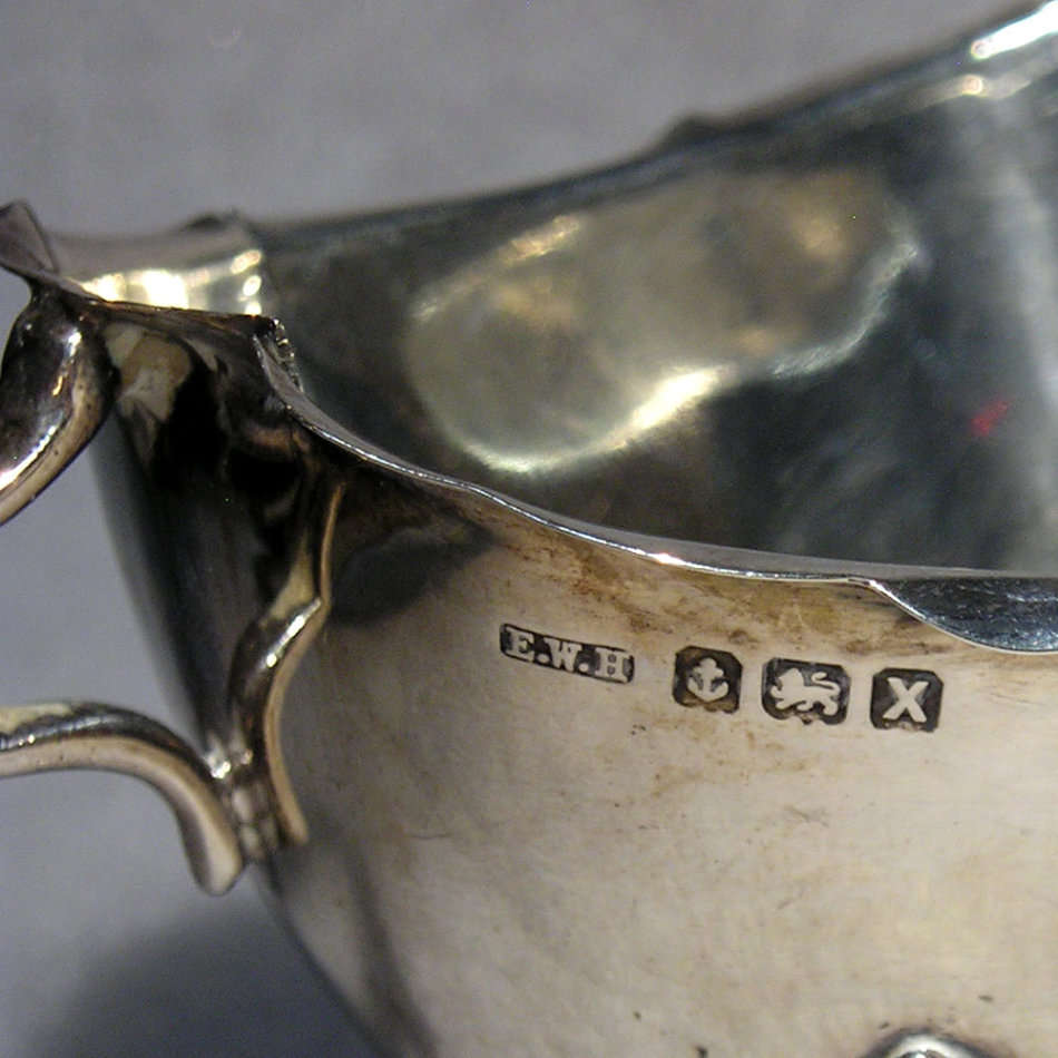 Sterling Silver Sauce Boat: Birmingham Hallmarks for 1947-48: 67 gm