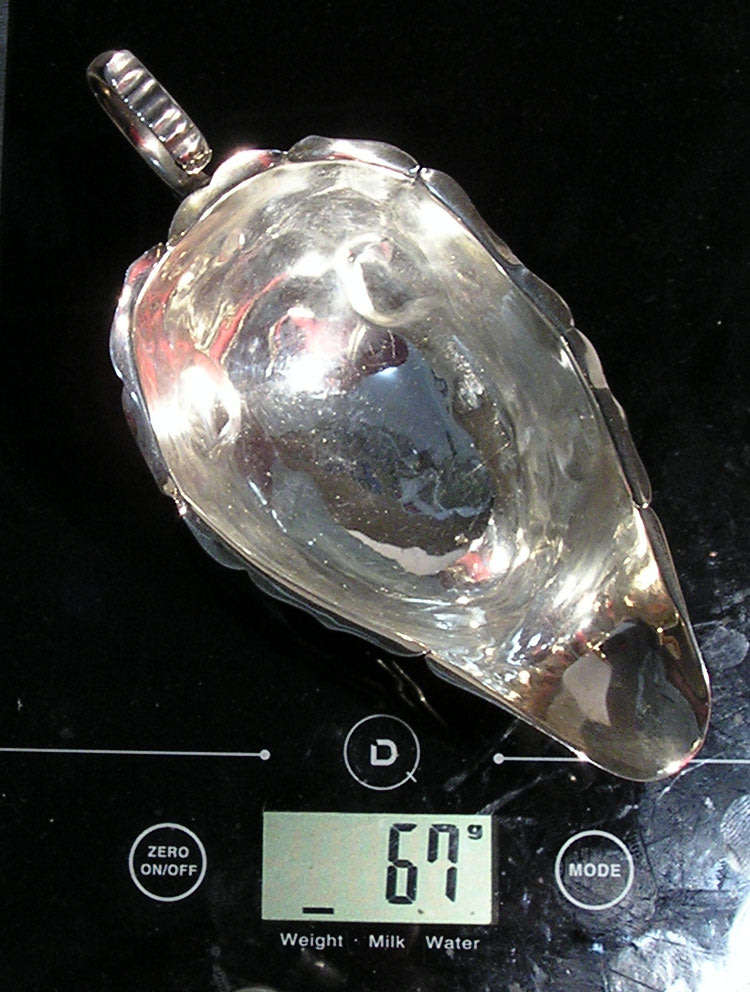 Sterling Silver Sauce Boat: Birmingham Hallmarks for 1947-48: 67 gm