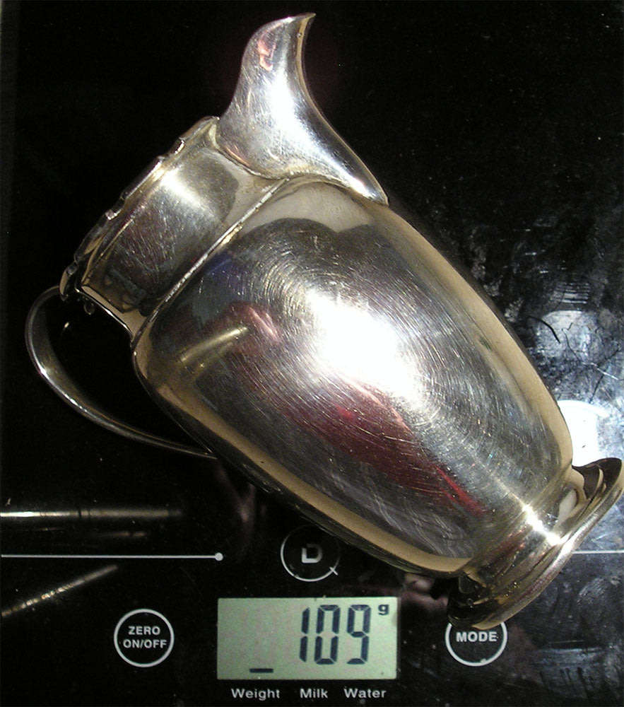 Sterling Silver Milk Jug: Birmingham Hallmarks for 1948-49: 109 gm
