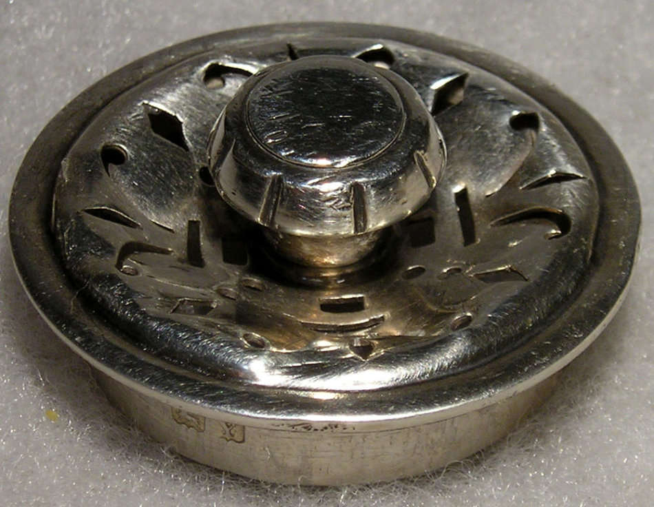 Sterling Silver Sugar Shaker: Birmingham Hallmarks for 1948-49: 132 gm