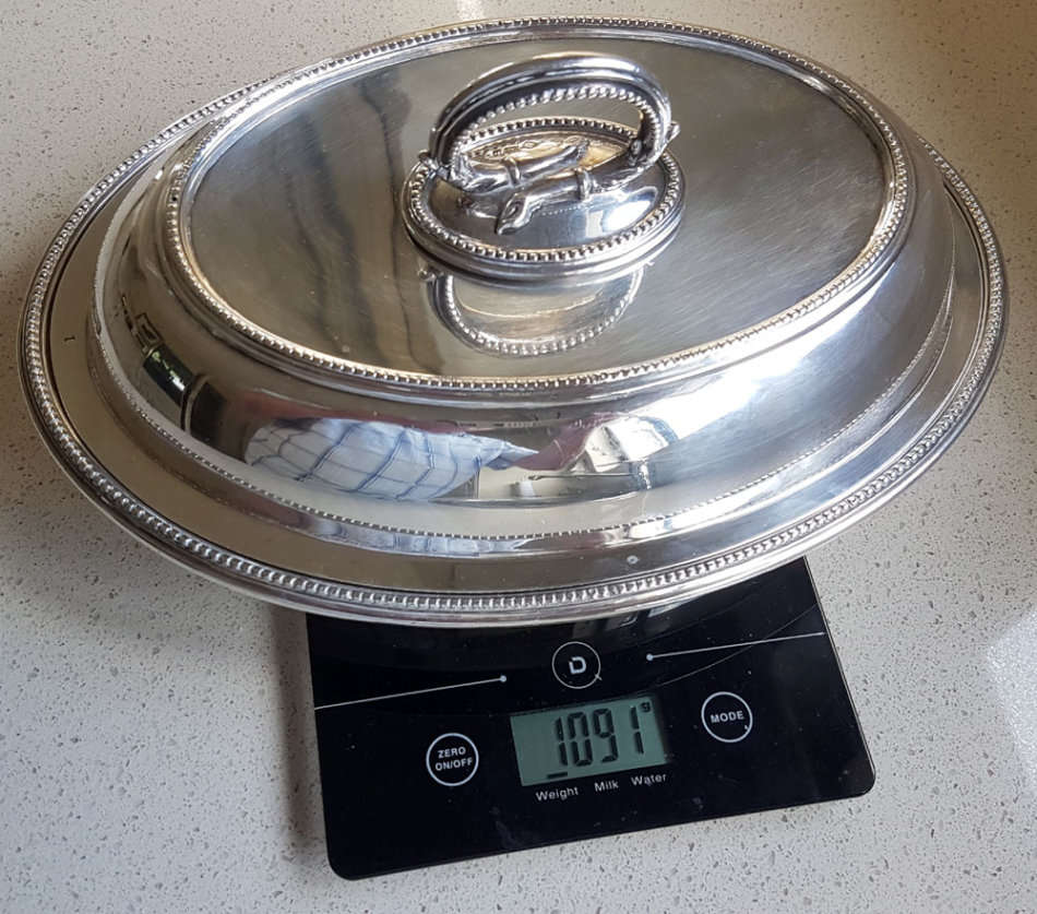 Sterling Silver Serving Dish: Sheffield Hallmarks for 1906-07: 1091 gm