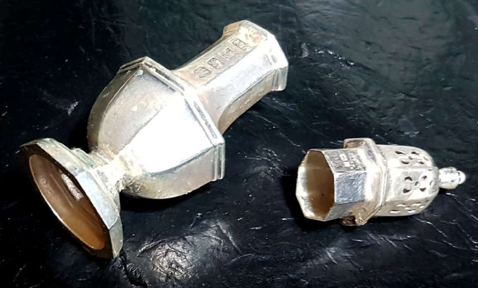 A Three Piece Sterling Silver Condiment Set: Birmingham Hallmarks for 1986: 146 gm