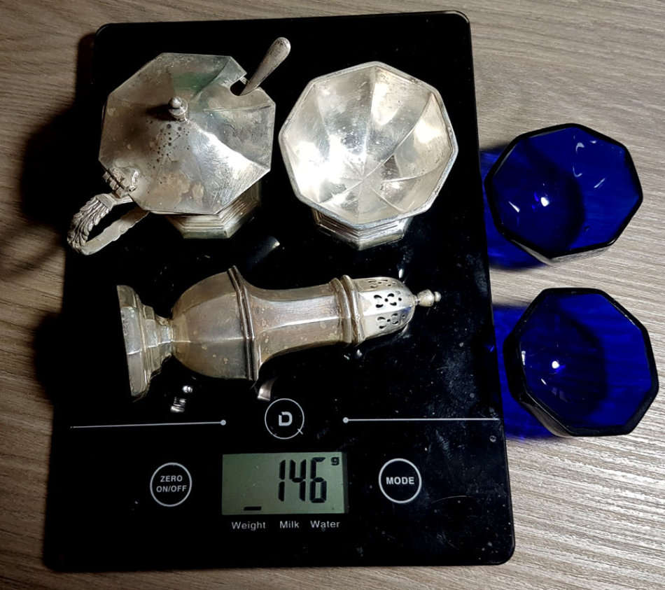 A Three Piece Sterling Silver Condiment Set: Birmingham Hallmarks for 1986: 146 gm