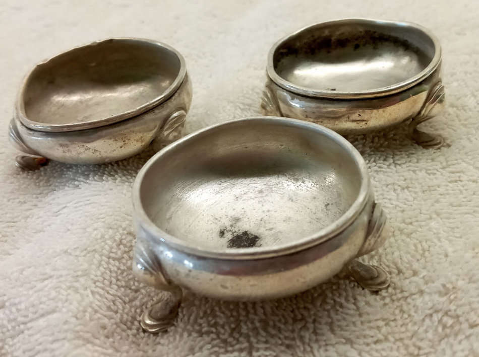 A Six Piece Sterling Silver Condiment Set: Birmingham Hallmarks for 1948-49: 225 gm