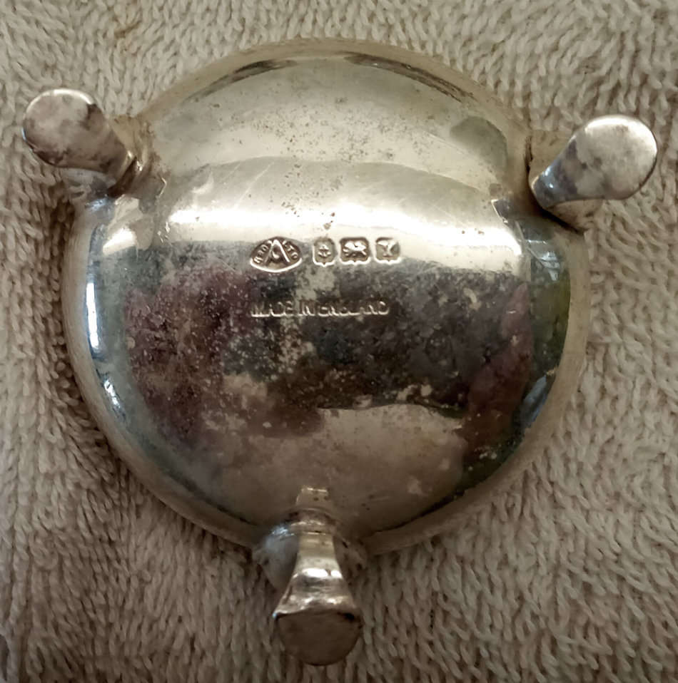 A Six Piece Sterling Silver Condiment Set: Birmingham Hallmarks for 1948-49: 225 gm