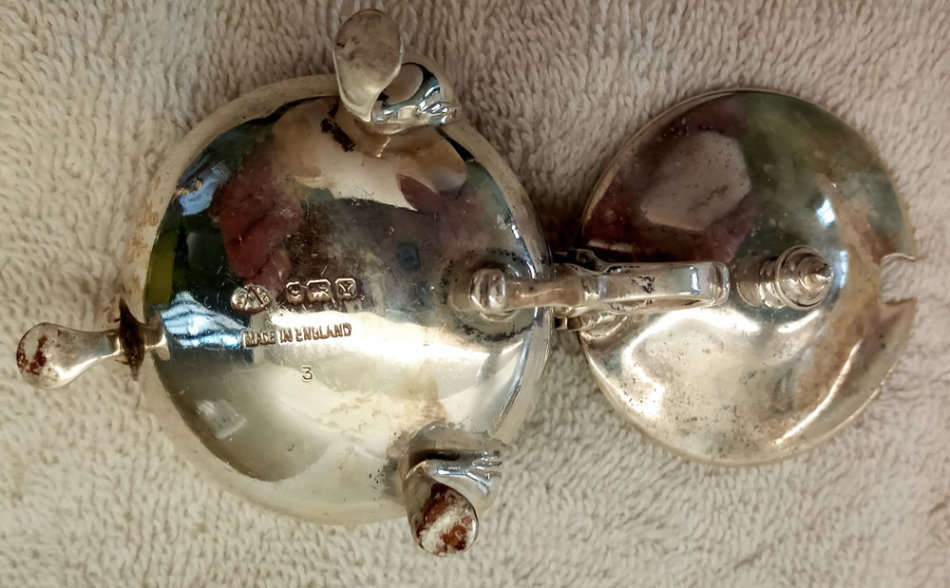 A Six Piece Sterling Silver Condiment Set: Birmingham Hallmarks for 1948-49: 225 gm