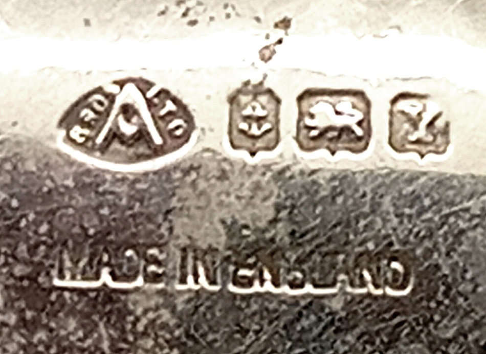 A Six Piece Sterling Silver Condiment Set: Birmingham Hallmarks for 1948-49: 225 gm