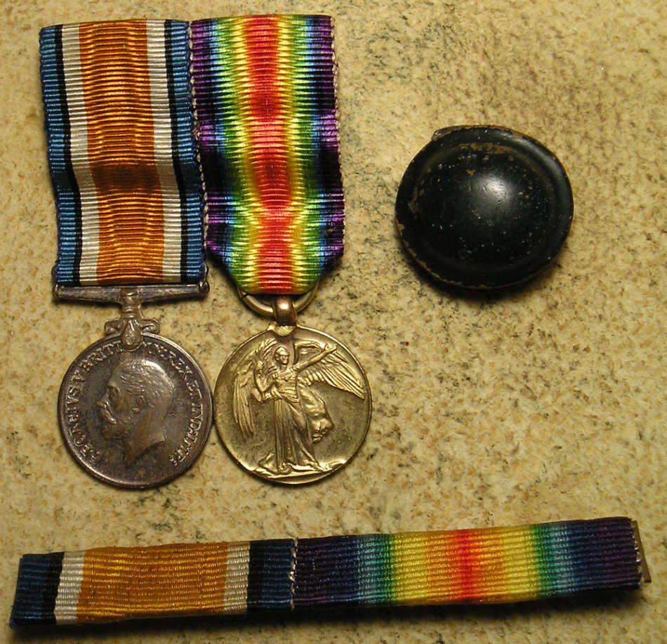 WWI War and Victory Medals + Minis to 2nd Lieutenant in Royal Garrison Artillery