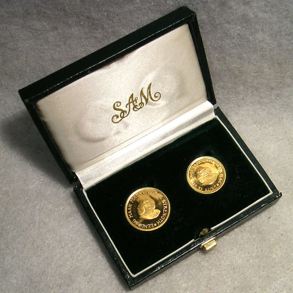 1982 Twin Set with Proof Gold 1 Rand and 2 Rand Gold Coins