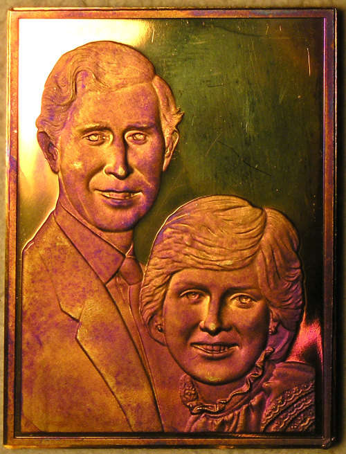 Prince Charles and Lady Diana Marriage 1981 Gold Stamp Replica in Case  *  18ct 27.5 gm *