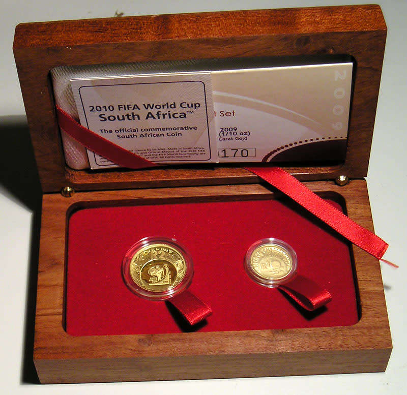 South Africa FIFA World Cup 2010 Mascot Proof Gold Set 1/4 & 1/10 Troy Ounces