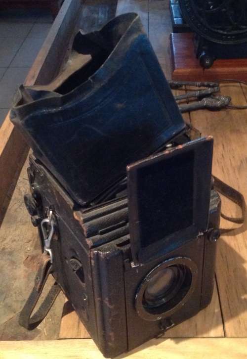 Vintage Press camera for the passionate restorer
