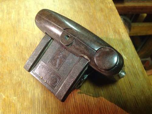 Small format vintage Coronet Vogue camera (Brown Bakelite) (MEC7)