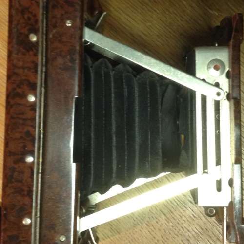 Attractive vintage Kodak Bakelite camera (MEC19)