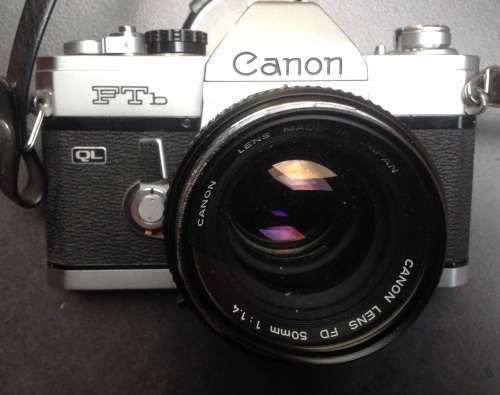 Vintage SLR camera - Canon FTb - 1971 (MEC14)