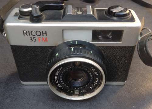 Vintage Ricoh 35mm camera  (MEC57)