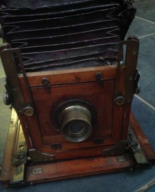 Antique wooden camera - Bellows in bad condition (MEC84)