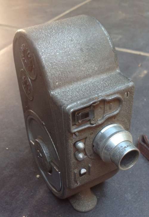 Vintage Bell & Howell 8mm movie camera - Sportster  (MEM20)