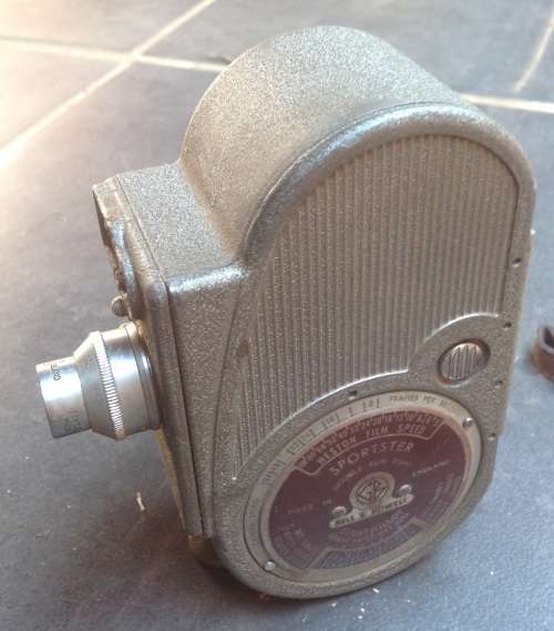 Vintage Bell & Howell 8mm movie camera - Sportster  (MEM20)