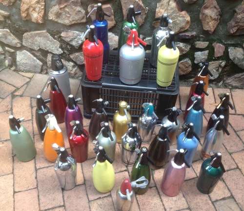 Vintage syphon / siphon / soda streamer  collection (x 32) - ideal for pub/restaurant exhibit